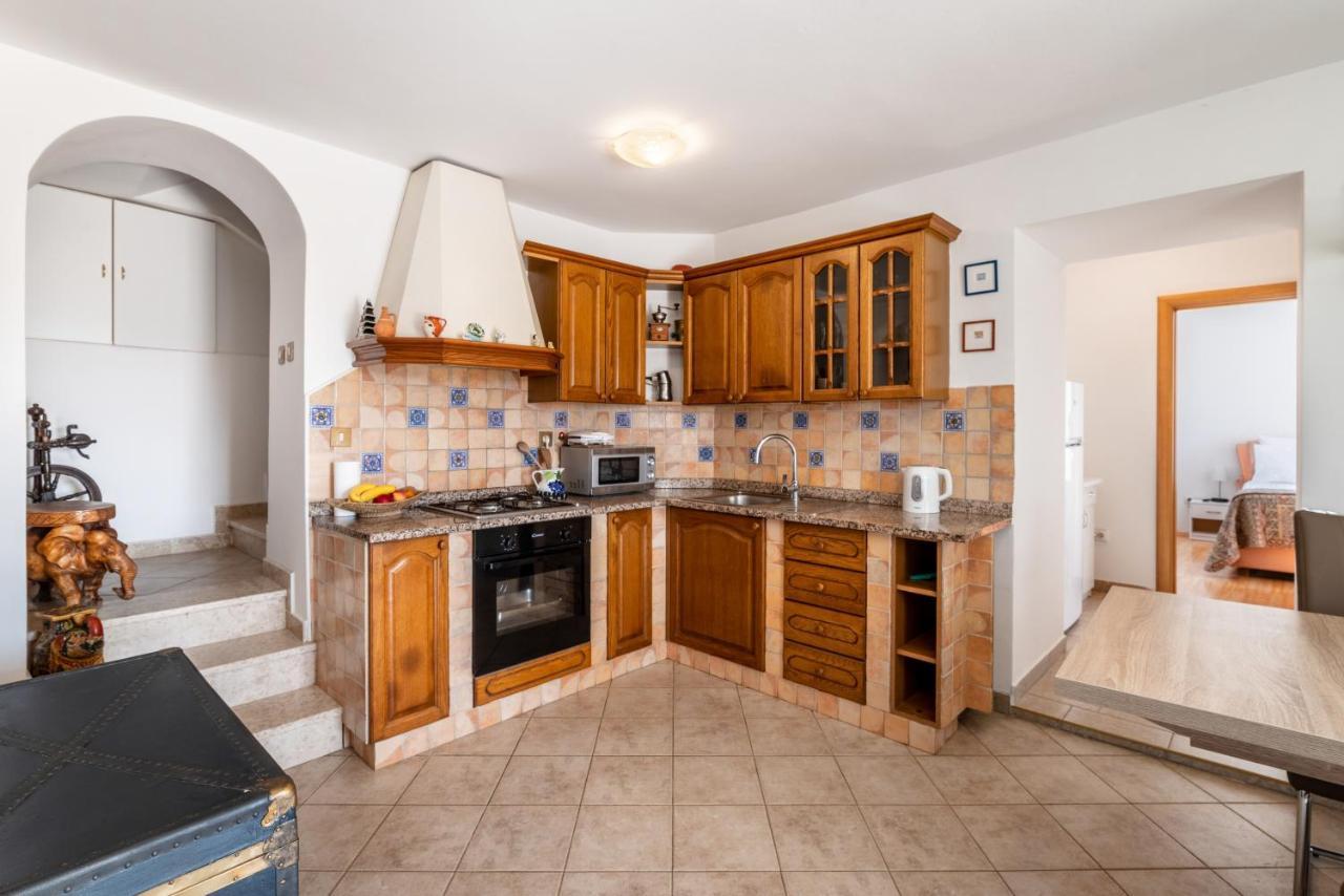 Apartments With A Parking Space Lopar, Rab - 14070 Exterior foto