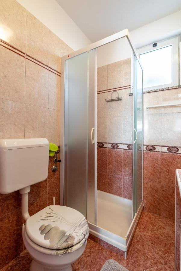 Apartments With A Parking Space Lopar, Rab - 14070 Exterior foto