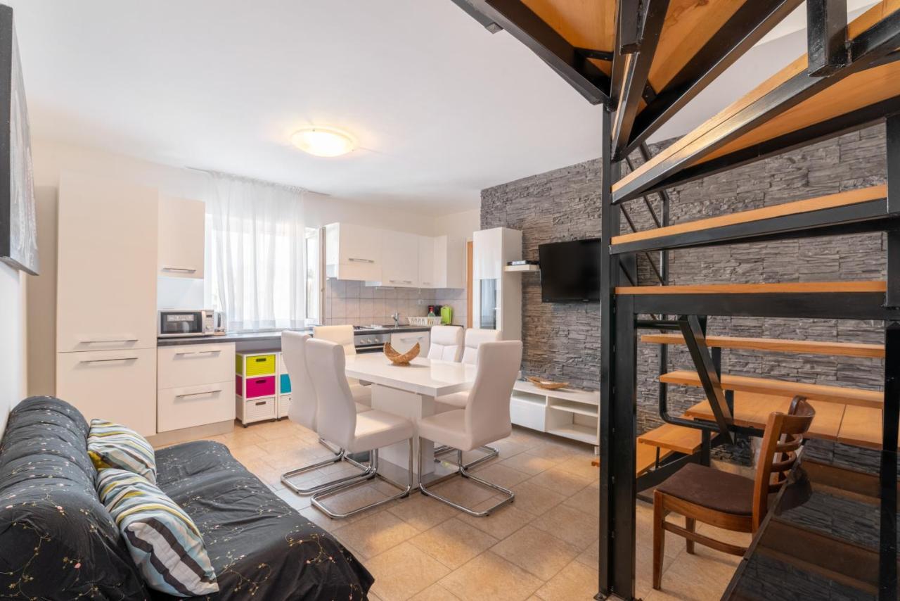 Apartments With A Parking Space Lopar, Rab - 14070 Exterior foto