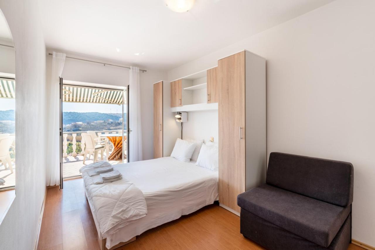 Apartments With A Parking Space Lopar, Rab - 14070 Exterior foto