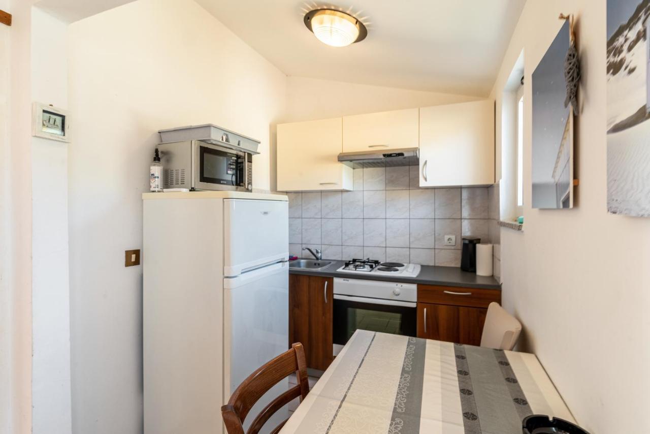 Apartments With A Parking Space Lopar, Rab - 14070 Exterior foto